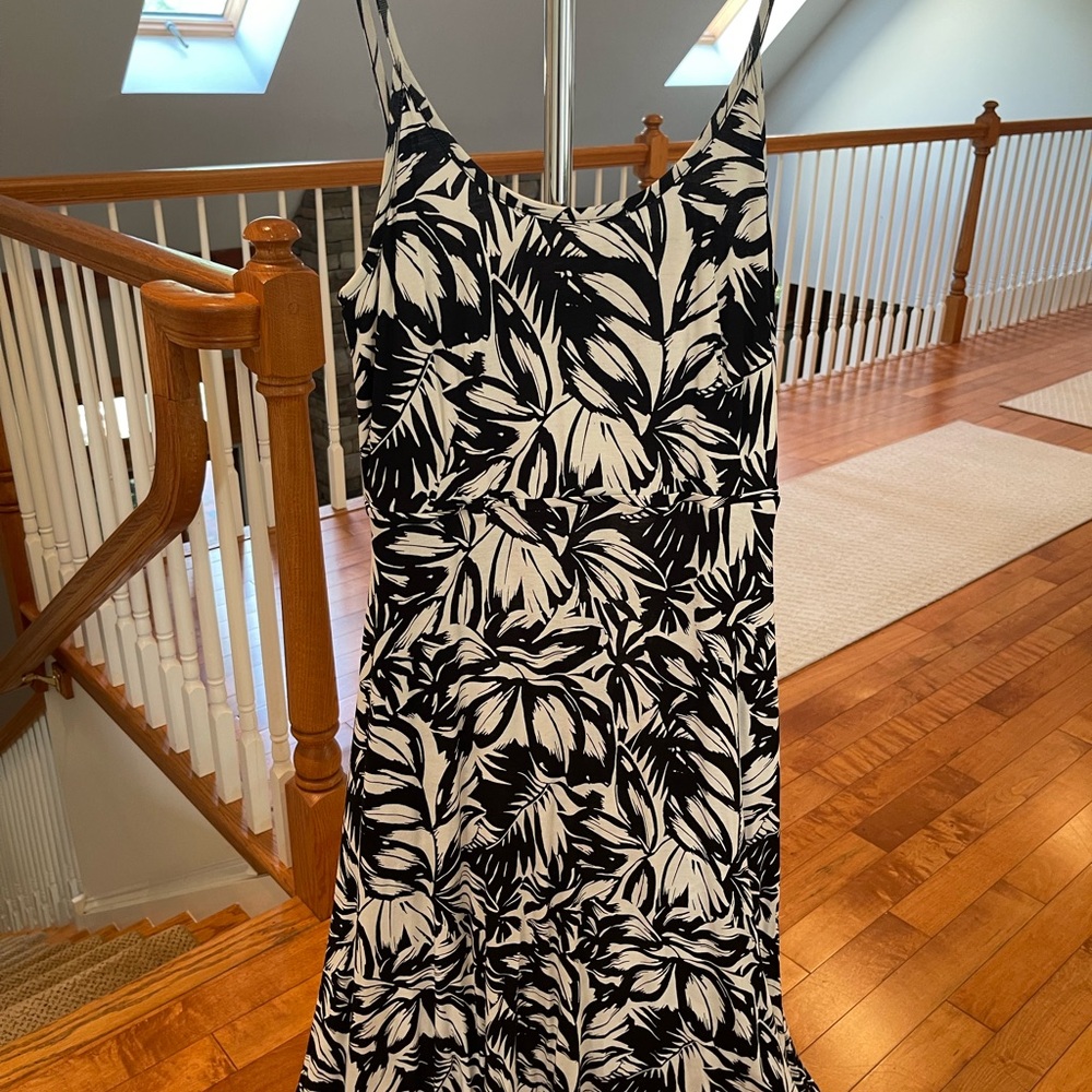 Ann Taylor Loft Elegant Black and White Leaf Print Dress Size Small New with Tag
